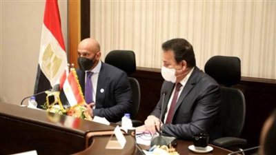 عبدالغفار يستعرض الفرص الاستثمارية الواعدة في المجال الصحي بمصر