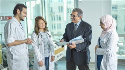 كلية الطب البشري جامعة مصر للعلوم والتكنولوجيا.. صرح عملاق فى خدمة العلم والمجتمع