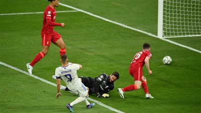 هدف ملغي.. شوط أول ناري بين ليفربول وريال مدريد في نهائي أوروبا