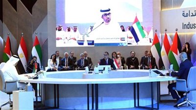 وزير الصناعة الإماراتي: تخصيص صندوق استثماري تديره الشركة القابضة 