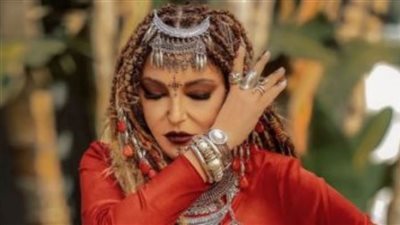 سميرة سعيد في جلسة تصوير مغربية بعد طرح 