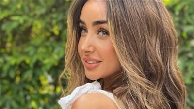 هنا الزاهد تتألق في إطلالة صيفية |صور