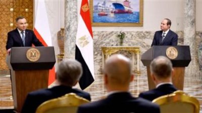 صحيفة كويتية تبرز اهتمام الرئيس السيسي بتطوير التعاون مع تجمع 