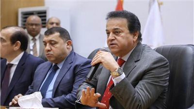 د.خالد عبد الغفار يشهد القرعة العلنية لاختيار أعضاء البعثة الطبية للحج