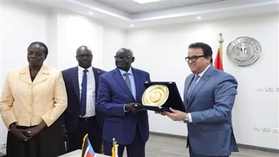 د. خالد عبد الغفار يلتقي نظيره بجنوب السودان لبحث التعاون التعليمي والعلمي (صور)