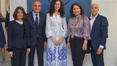 السفير المصري بفرنسا يفتتح أول معرض للفن المصري المعاصر في باريس 