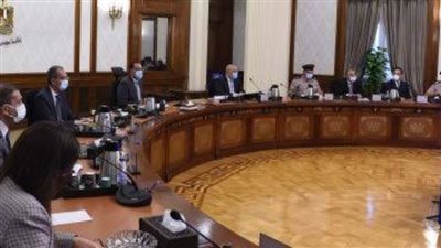 رئيس الوزراء يتابع تنفيذ 2400 كم طرق ومحاور لتحقيق التنمية بجميع المحافظات