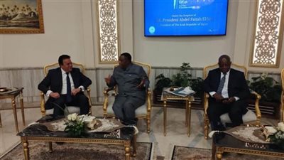 خالد عبدالغفار ونظيره الزيمبابوي يؤكدان أهمية توطين صناعة المستحضرات الحيوية بإفريقيا