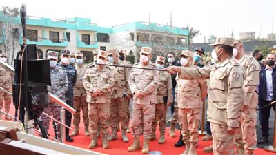 وزير الدفاع يشهد مشروع مراكز القيادة الإستراتيجى التعبوى التخصصى لإدارة الإشارة أمان-3