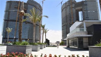 وزير الإسكان يتفقد مشروعات المنطقة الشاطئية في مدينة العلمين الجديدة (صور)