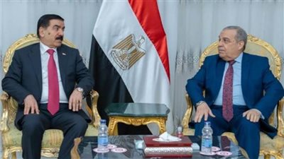 وزير الدولة للإنتاج الحربي ووزير الدفاع العراقي يتفقدان مصنع 200 الحربي 