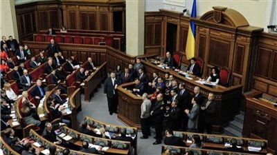 البرلمان الأوكراني يعتزم مطالبة زيلينسكي ببدء مفاوضات بشأن إلغاء الدين الخارجي 