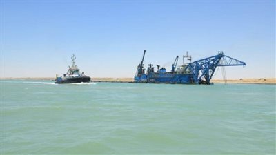 الفريق ربيع يعلن زيادة الكراكات العاملة في مشروع تطوير القطاع الجنوبي لقناة السويس (صور)