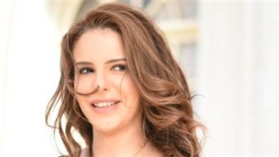 دنيا عبد العزيز من شهر العسل إلى 