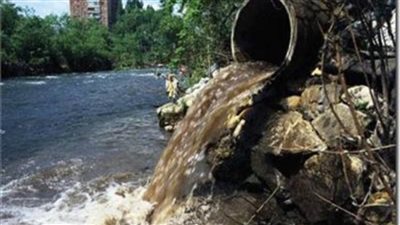 ضبط 19 قضية صرف مخلفات خطرة في النيل و10 أطنان أعلاف مجهولة