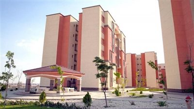 وزير الإسكان يتابع المشروعات الجارية بمدينة 15 مايو (صور)