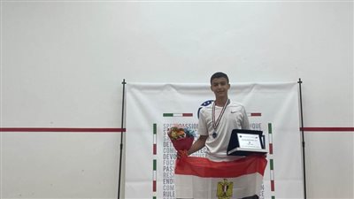 فوز اللاعب المصرى على عزت بالميدالية البرونزية فى بطولة إيطاليا الدولية للاسكواش