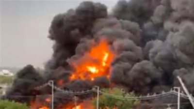 اندلاع حريق بطائرة ركاب أثناء هبوطها فى مطار ميامى بفلوريدا وإجلاء 130 شخصا