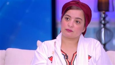 داليا إبراهيم: أنا مش محجبة وما اعتزلتش الفن ومش قادرة أبطل تدخين