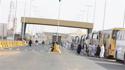 السعودية تستقبل 2000 حاج يمني من منفذ الوديعة