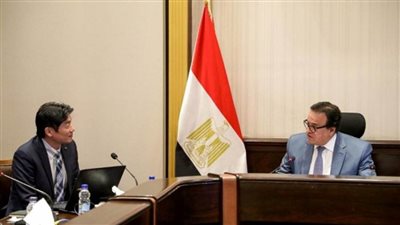 د. خالد عبد الغفار يستقبل ممثلي إحدى الشركات العالمية لبحث التعاون في مجالات الذكاء الاصطناعي والأجهزة الطبية (صور)