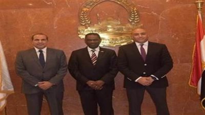 سفير ناميبيا يزور غرفة القاهرة لبحث سبل زيادة التبادل التجاري والاستثماري 