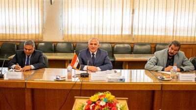 وزير الري يلتقى المبعوث الهولندي للمناخ لبحث الفعاليات الخاصة بالمياه (صور)