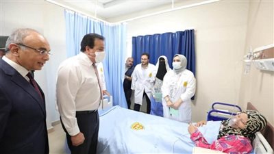 د. خالد عبد الغفار يتفقد المستشفى الجامعي بالعاشر من رمضان (صور)