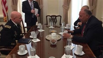 شكري يبحث التعاون في مكافحة الإرهاب والتطرف مع مستشار الأمن القومي البريطاني