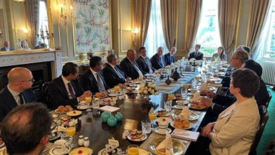 وزير الخارجية يلتقي ممثلي مجتمع الأعمال والمؤسسات التمويلية ببريطانيا (صور)