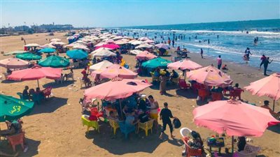 في رابع أيام العيد شواطئ بورسعيد كامل العدد