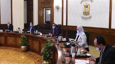 مدبولى يتابع تنفيذ توجيهات الرئيس السيسي بزيادة المستفيدين من برامج الحماية الاجتماعية (صور)