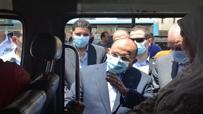 وزير التنمية المحلية ومحافظ الجيزة يتفقدان مواقف المريوطية والجيزة للاطمئنان على انتظام حركة السير (صور)