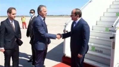  السيسي يصل برلين للمشاركة في حوار بطرسبرج للمناخ