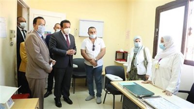 د. خالد عبد الغفار يوجه باستمرار بتكثيف حملات التطعيم ضد كورونا (صور)