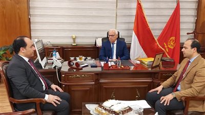 محافظ بورسعيد يتابع مستجدات الوضع الصحي لفيرس كورونا