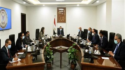 رئيس الوزراء يتابع موقف عدد من المشروعات الجاري تنفيذها في قطاع النقل (صور)