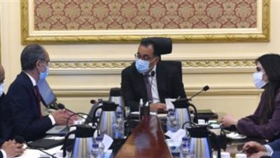 رئيس الوزراء يتابع مع وزير الاتصالات ملفات مشروعات الوزارة