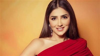 مي عمر حافية القدمين في أحدث ظهور | صور