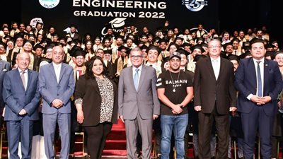 بالصور|  جامعة مصر للعلوم والتكنولوجيا تقيم حفلا ضخما لتخريج الدفعة 