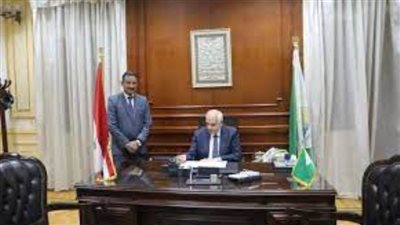 محافظ الجيزة يهنئ أوائل الثانوية العامة ويحثهم على مواصلةالإجتهاد والتفوق