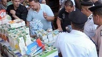 ضبط 1596 قضية تموين و245 طن سلع مدعمة في السوق السوداء 