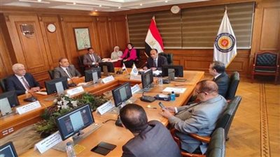 د. خالد عبد الغفار يستعرض تقريرًا عن اجتماع المجلس الأعلى لشئون الدراسات العليا والبحوث (صور)