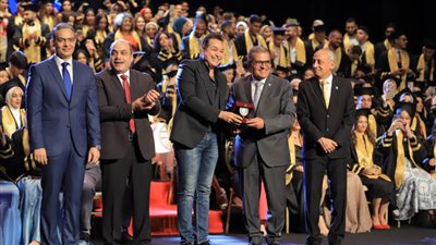 بالصور.. جامعة مصر للعلوم والتكنولوجيا تقيم حفلا أسطوريا لتخريج دفعة جديدة من كلية الإعلام