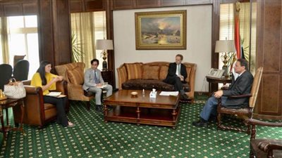 رئيس الأعلى للإعلام يبحث مع السفير البريطاني سبل تعزيز التعاون الإعلامي 