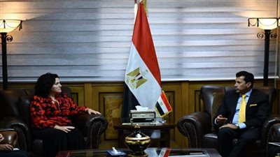 وزير الشباب يلتقي مُمثلة هيئة الأمم المتحدة للمرأة في مصر (صور)