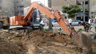 محافظ بورسعيد:استمرار أعمال رفع كفاءة مشروعات الصرف الصحي بمنطقة علي بن ابي طالب