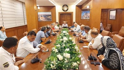 محافظ بورسعيد يتابع أعمال حصر الاراضي الزراعية بالمحافظة