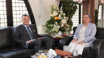 وزيرا البيئة والسياحة في اجتماع لبحث التعاون المشترك لدعم السياحة البيئية والمستدامة (صور)