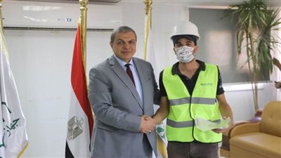 وزير القوى العاملة للعمال: حافظوا على مصر ومواردها ليعم الخير على الجميع ونتخطى كافة الأزمات (صور)